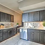 Chic Baltimore Apartment 2 Mi To Downtown!